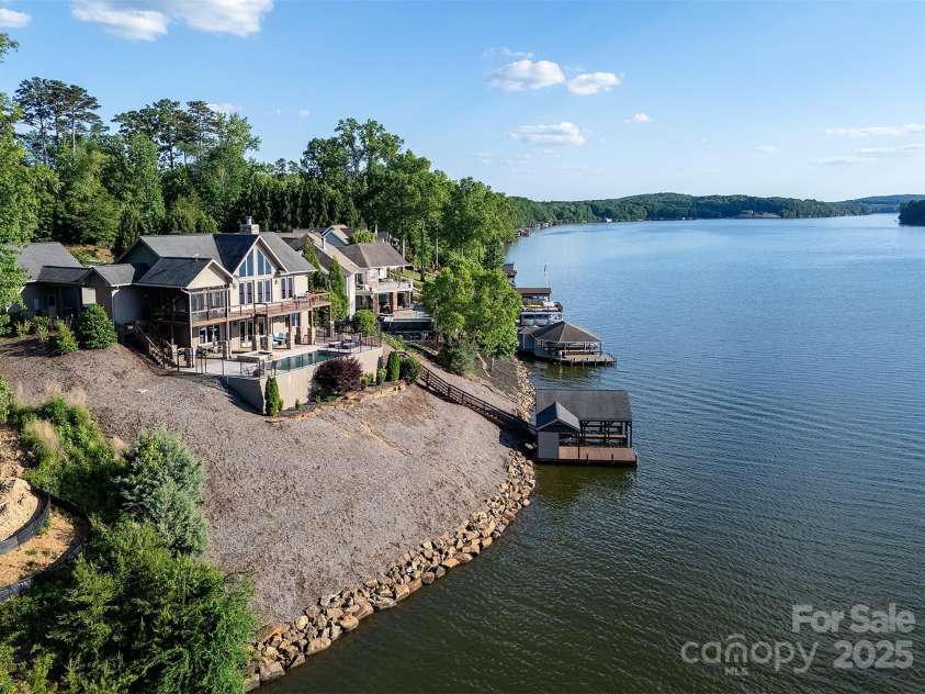 204 Ridge Drive, Troy, NC 27371.  MLS# CAR4258145, YatesRealty ID 16780. 