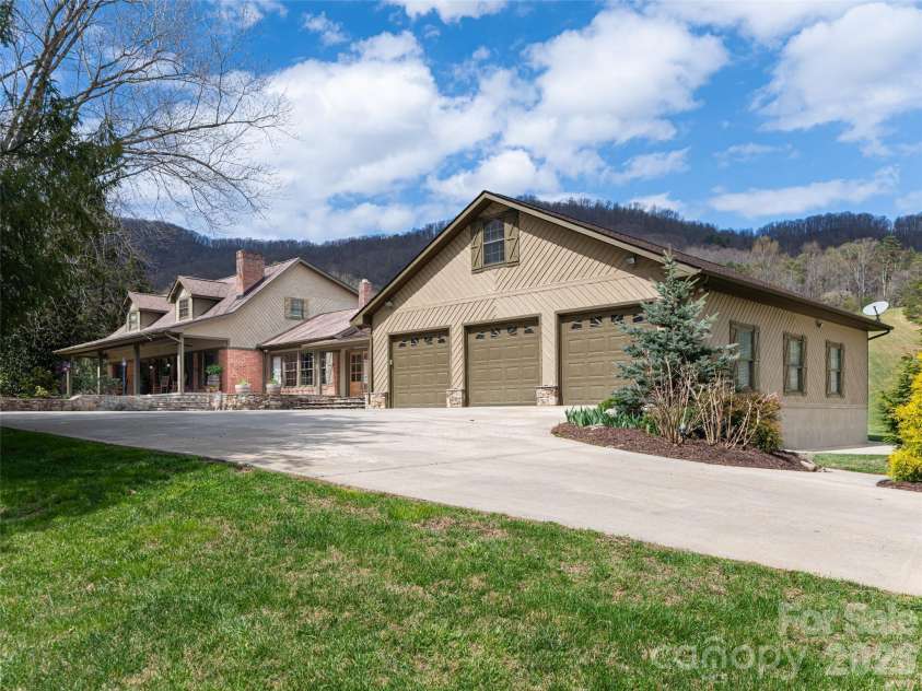 356 Curtis Creek Road, Candler, NC 28715.  MLS# CAR4365516, YatesRealty ID 16780. 