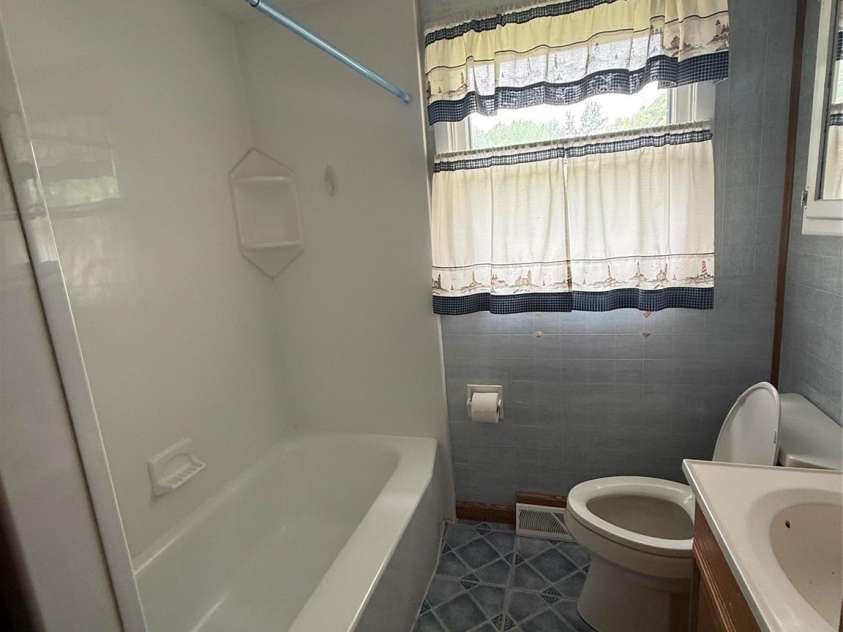 535 Plato Lee Road, Shelby, NC 28150.  MLS# CAR4369128, YatesRealty ID 16781. Full bath