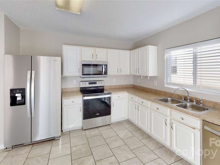 8139 Deodora Cedar Lane, Charlotte, NC 28215.  MLS# CAR4264926, YatesRealty ID 16781. 