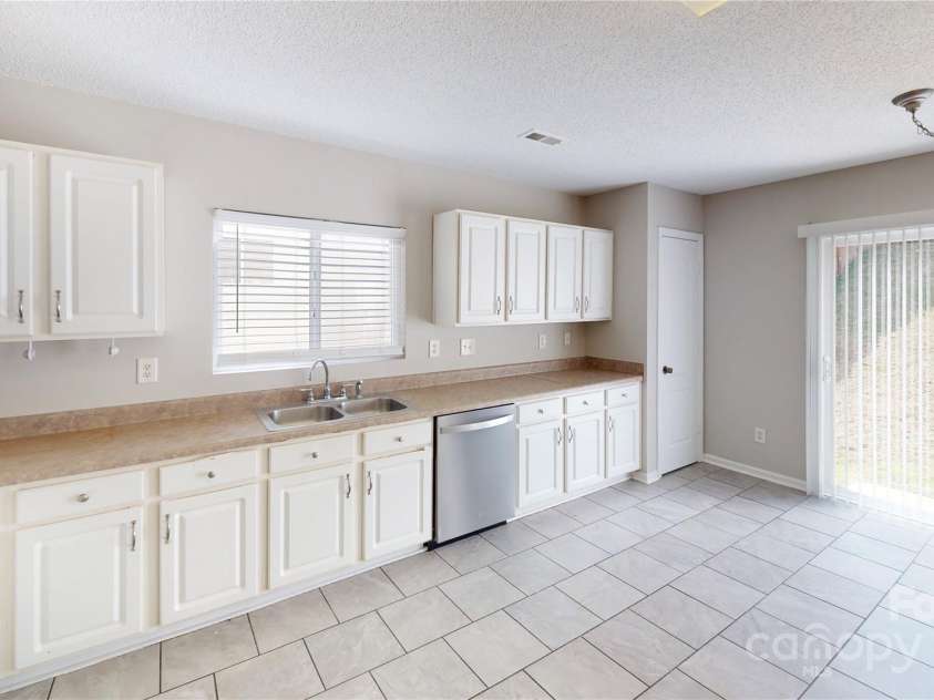 8139 Deodora Cedar Lane, Charlotte, NC 28215.  MLS# CAR4264926, YatesRealty ID 16781. 