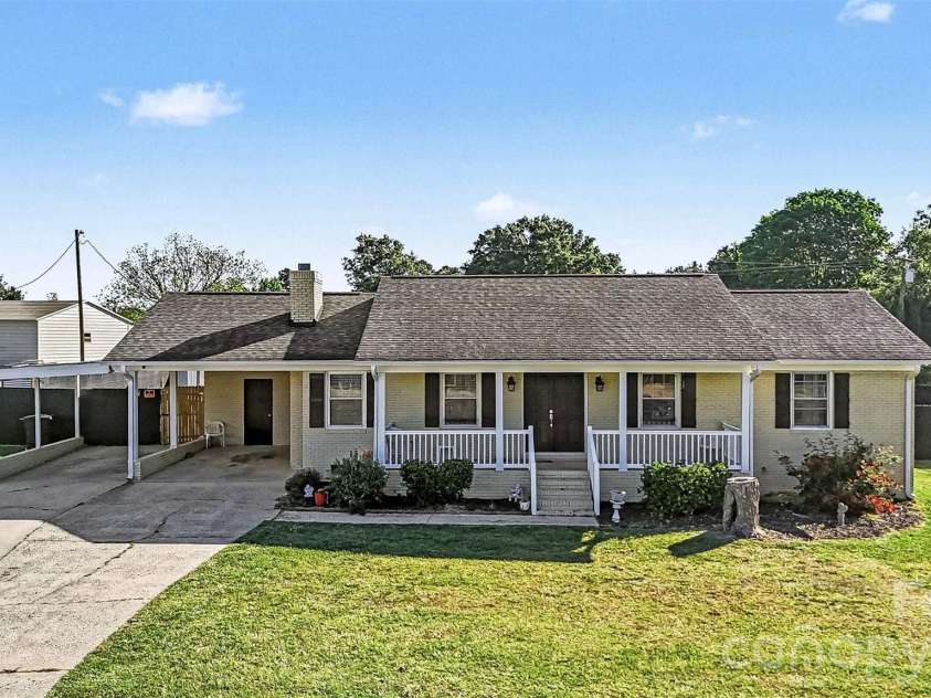 1087 Greenbriar Drive, Lancaster, SC 29720.  MLS# CAR4370391, YatesRealty ID 16782. 