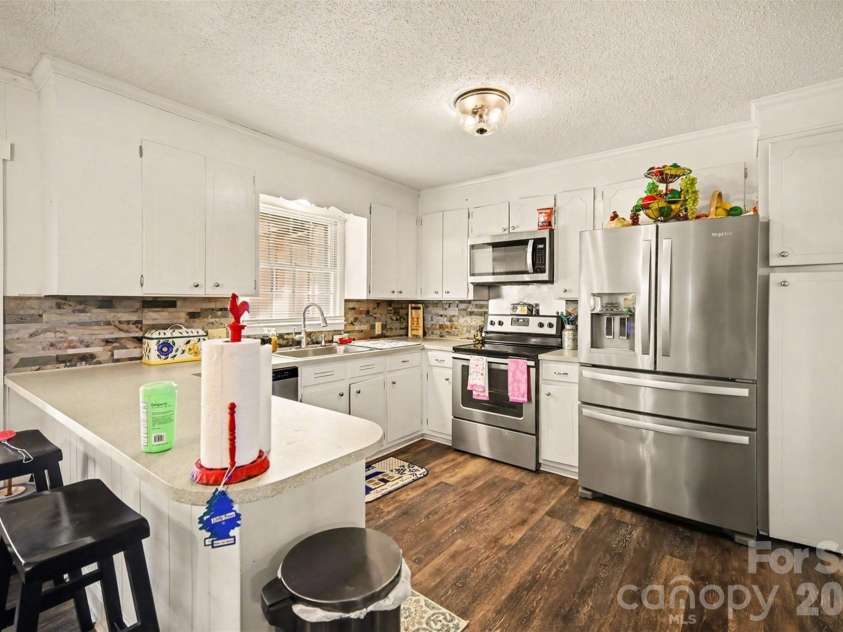 1087 Greenbriar Drive, Lancaster, SC 29720.  MLS# CAR4370391, YatesRealty ID 16782. 