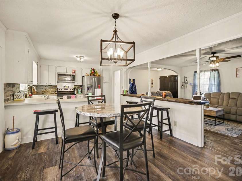 1087 Greenbriar Drive, Lancaster, SC 29720.  MLS# CAR4370391, YatesRealty ID 16782. 