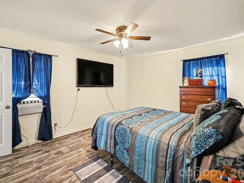 1087 Greenbriar Drive, Lancaster, SC 29720.  MLS# CAR4370391, YatesRealty ID 16782. 