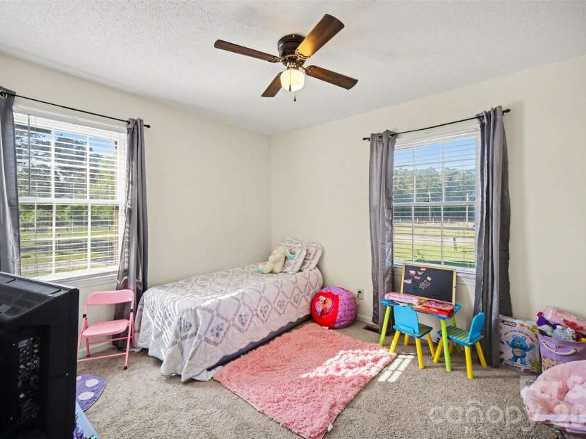 1087 Greenbriar Drive, Lancaster, SC 29720.  MLS# CAR4370391, YatesRealty ID 16782. 