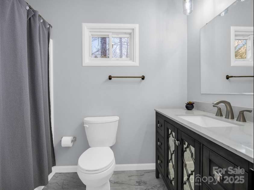232 Stonebrook Drive, Hendersonville, NC 28791.  MLS# CAR4226613, YatesRealty ID 16783. #2 Full Bathroom