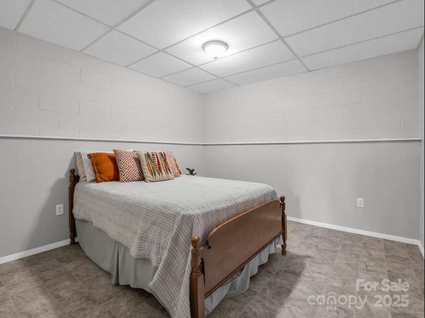 232 Stonebrook Drive, Hendersonville, NC 28791.  MLS# CAR4226613, YatesRealty ID 16783. Basement X-tra Room