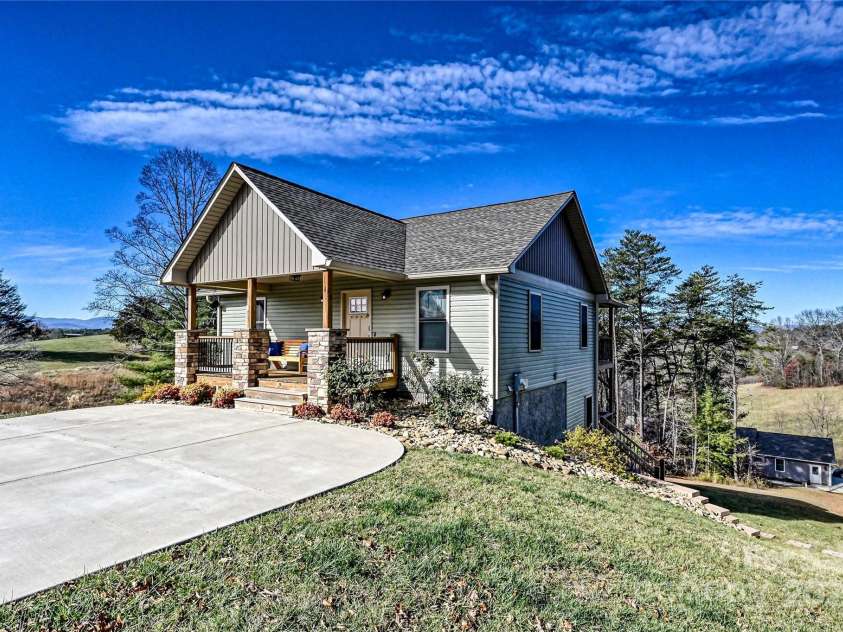 11 Ridge Brook Drive, Weaverville, NC 28787.  MLS# CAR4292818, YatesRealty ID 16784. 