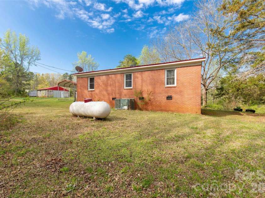 1724 Old Camden Monroe Highway, Lancaster, SC 29720.  MLS# CAR4360717, YatesRealty ID 16784. 
