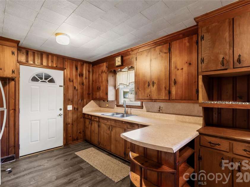 1724 Old Camden Monroe Highway, Lancaster, SC 29720.  MLS# CAR4360717, YatesRealty ID 16784. 