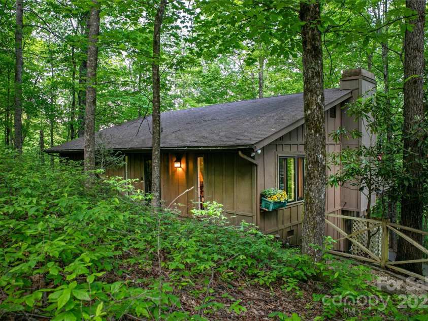 455 Cheestoonaya Way, Brevard, NC 28712.  MLS# CAR4259840, YatesRealty ID 16785. 