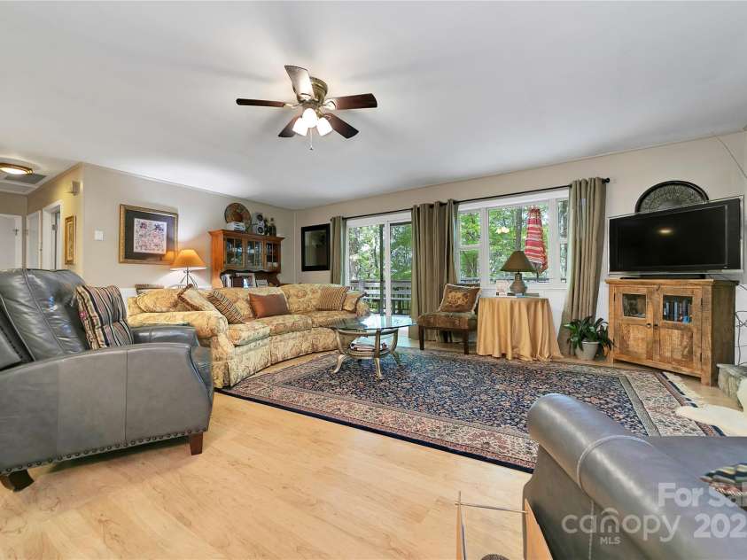 455 Cheestoonaya Way, Brevard, NC 28712.  MLS# CAR4259840, YatesRealty ID 16785. 
