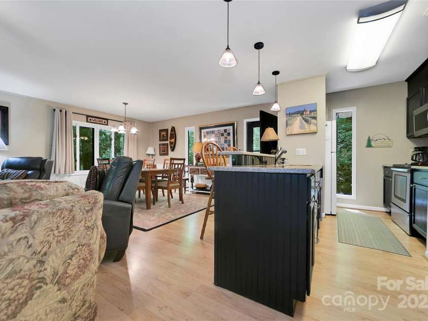 455 Cheestoonaya Way, Brevard, NC 28712.  MLS# CAR4259840, YatesRealty ID 16785. 