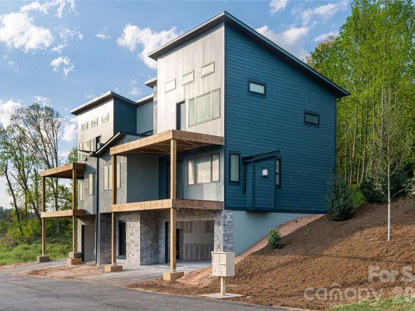 611 Storybook Villas Trail, Asheville, NC 28804.  MLS# CAR4325306, YatesRealty ID 16785. Front elevation