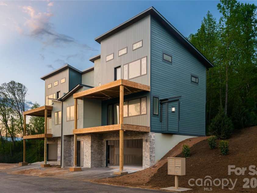 611 Storybook Villas Trail, Asheville, NC 28804.  MLS# CAR4325306, YatesRealty ID 16785. Front elevation