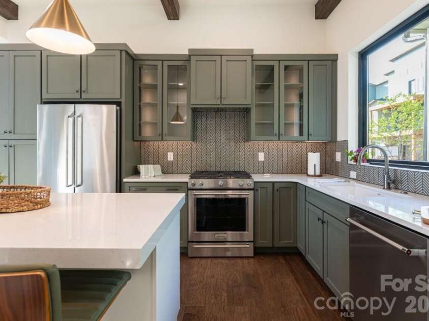 604 Storybook Villas Trail, Asheville, NC 28804.  MLS# CAR4375406, YatesRealty ID 16786. Kitchen