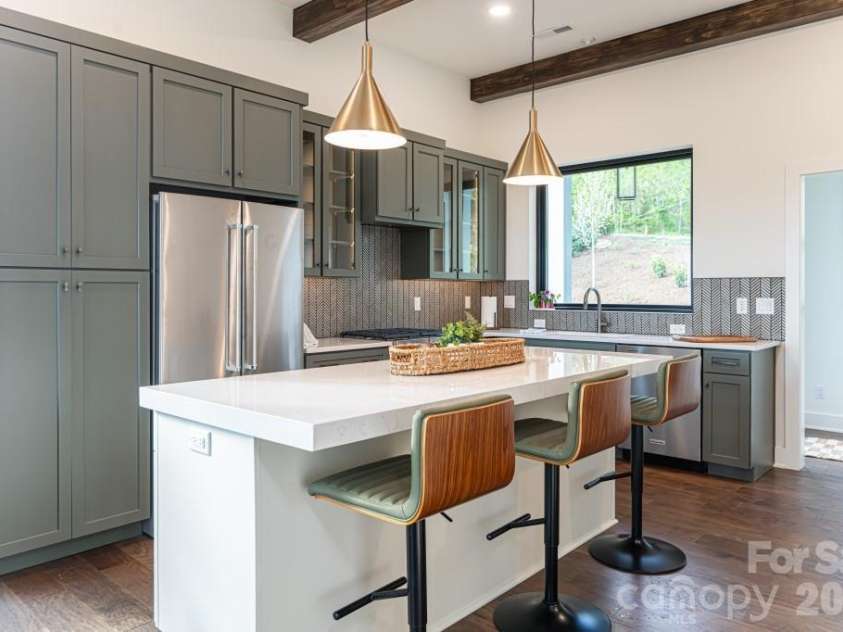 604 Storybook Villas Trail, Asheville, NC 28804.  MLS# CAR4375406, YatesRealty ID 16786. Kitchen