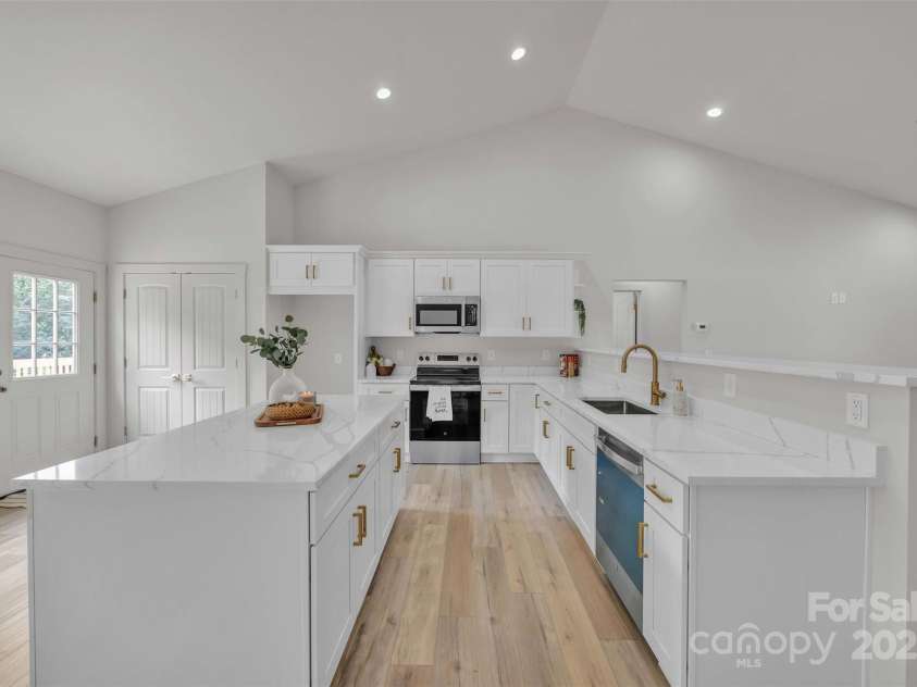 63 Cornerstone Drive, Taylorsville, NC 28681.  MLS# CAR4265503, YatesRealty ID 16787. Soft Close Cabinetry