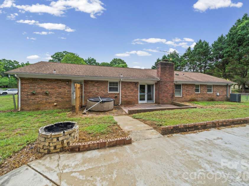4510 Springview Drive, Monroe, NC 28112.  MLS# CAR4392466, YatesRealty ID 16788. 