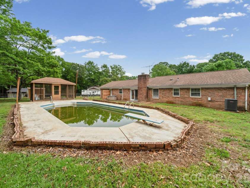 4510 Springview Drive, Monroe, NC 28112.  MLS# CAR4392466, YatesRealty ID 16788. 