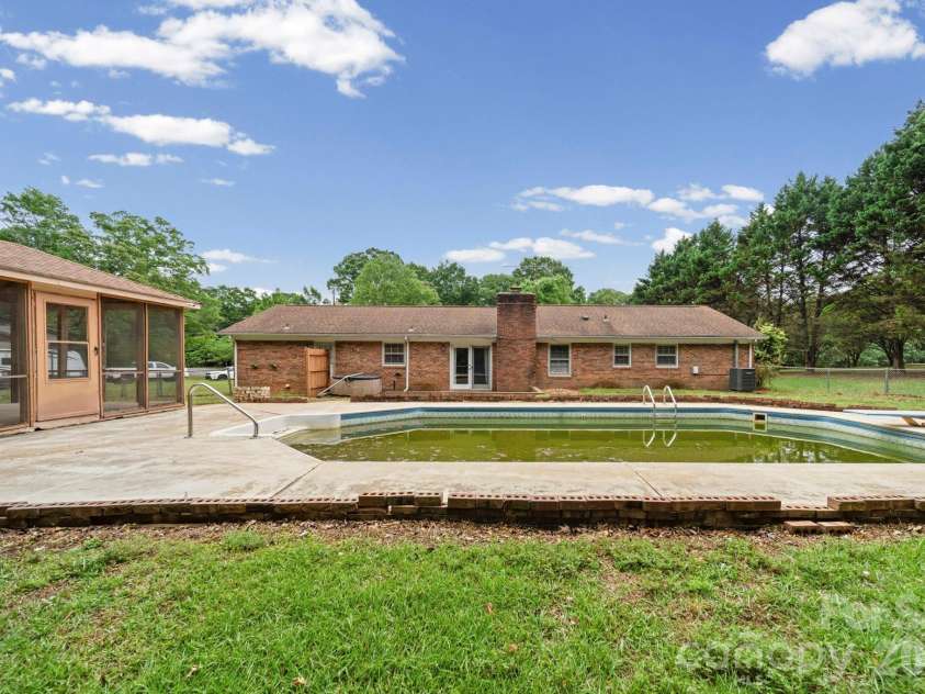 4510 Springview Drive, Monroe, NC 28112.  MLS# CAR4392466, YatesRealty ID 16788. 