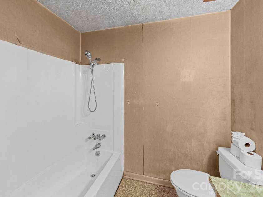 4510 Springview Drive, Monroe, NC 28112.  MLS# CAR4392466, YatesRealty ID 16788. Hall Bathroom