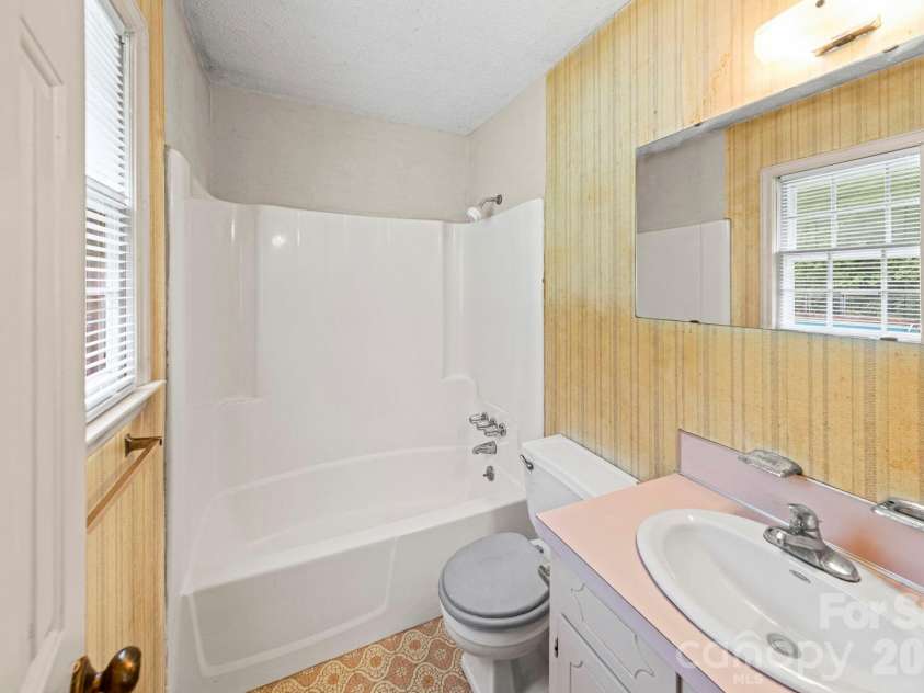 4510 Springview Drive, Monroe, NC 28112.  MLS# CAR4392466, YatesRealty ID 16788. Primary Ensuite