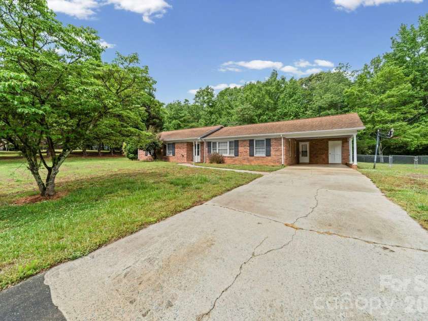 4510 Springview Drive, Monroe, NC 28112.  MLS# CAR4392466, YatesRealty ID 16788. Welcome Home!!