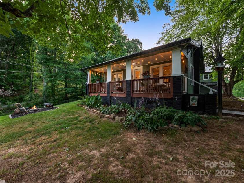 68 Piney Mountain Church Road, Candler, NC 28715.  MLS# CAR4253272, YatesRealty ID 16788. 