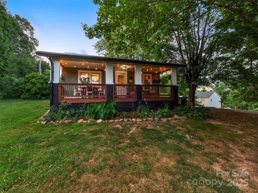 68 Piney Mountain Church Road, Candler, NC 28715.  MLS# CAR4253272, YatesRealty ID 16788. 