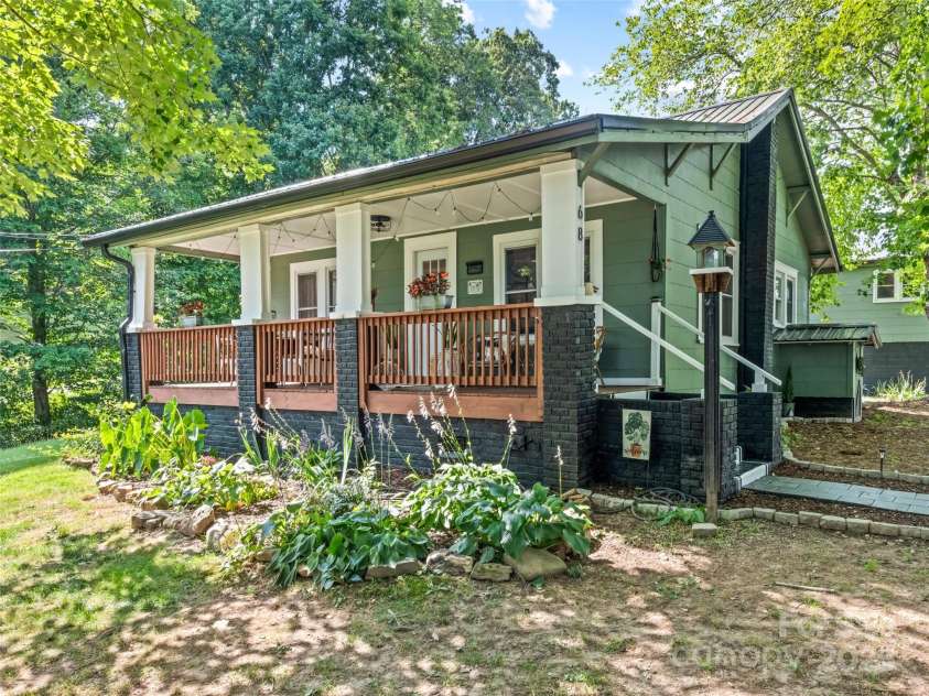 68 Piney Mountain Church Road, Candler, NC 28715.  MLS# CAR4253272, YatesRealty ID 16788. 