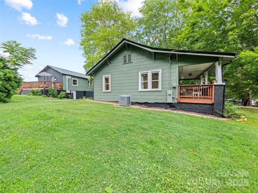 68 Piney Mountain Church Road, Candler, NC 28715.  MLS# CAR4253272, YatesRealty ID 16788. 
