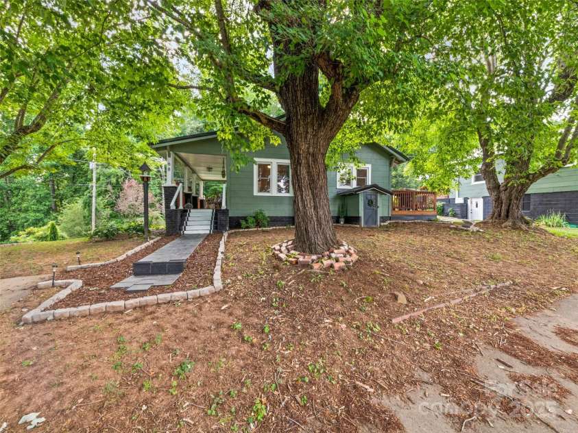 68 Piney Mountain Church Road, Candler, NC 28715.  MLS# CAR4253272, YatesRealty ID 16788. 