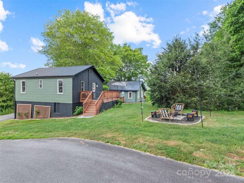 68 Piney Mountain Church Road, Candler, NC 28715.  MLS# CAR4253272, YatesRealty ID 16788. 