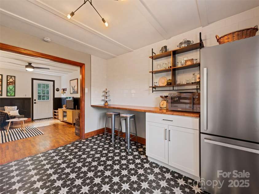 68 Piney Mountain Church Road, Candler, NC 28715.  MLS# CAR4253272, YatesRealty ID 16788. 