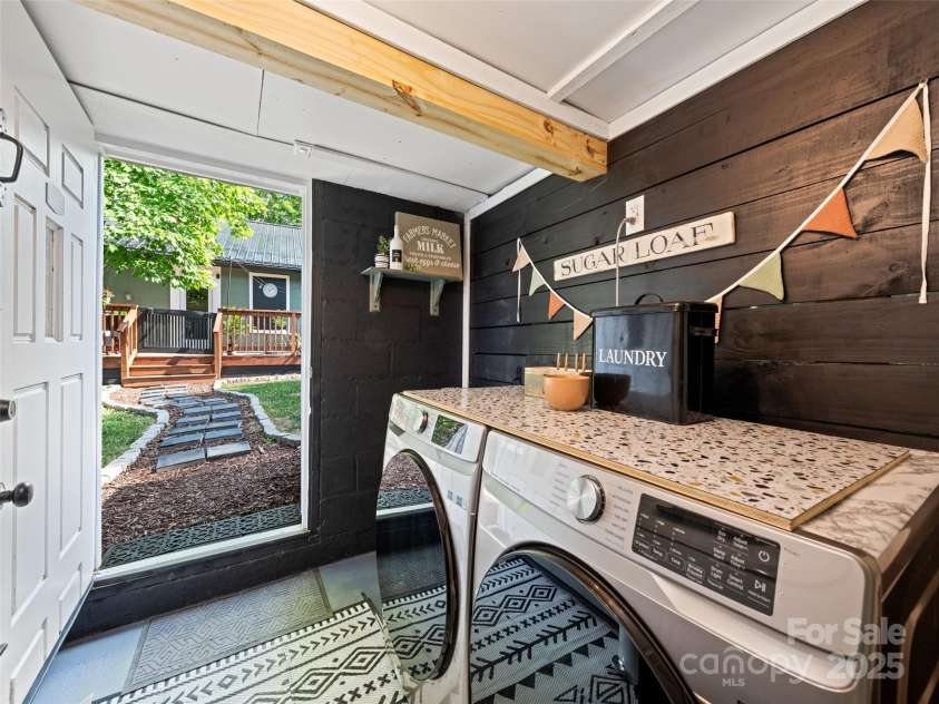 68 Piney Mountain Church Road, Candler, NC 28715.  MLS# CAR4253272, YatesRealty ID 16788. 