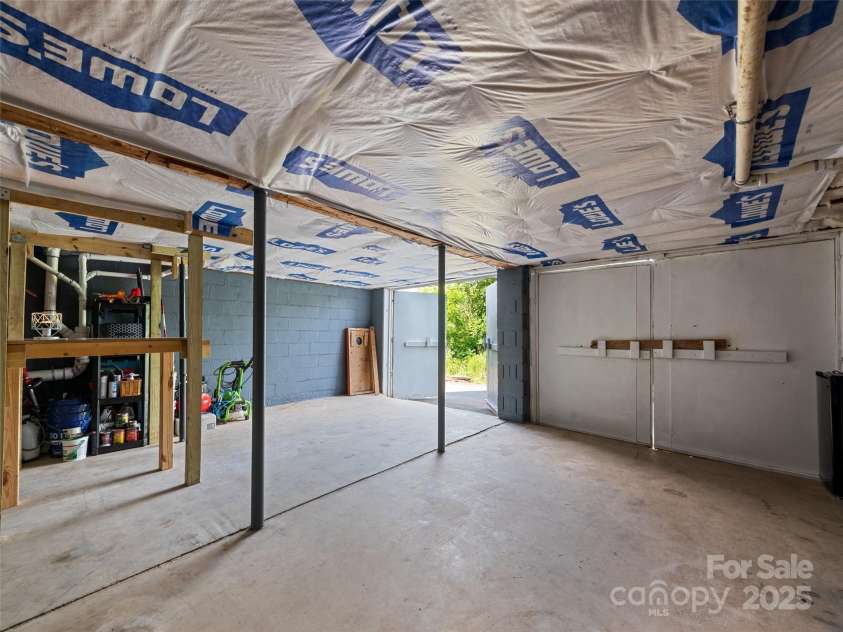 68 Piney Mountain Church Road, Candler, NC 28715.  MLS# CAR4253272, YatesRealty ID 16788. 
