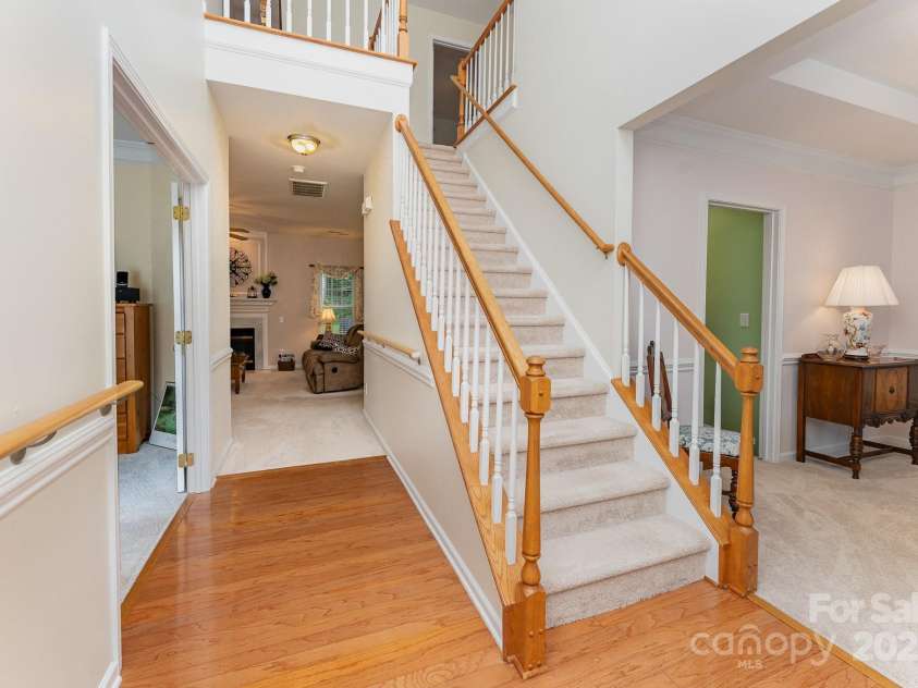 10322 Stoneykirk Lane, Charlotte, NC 28269.  MLS# CAR4258236, YatesRealty ID 16789. 
