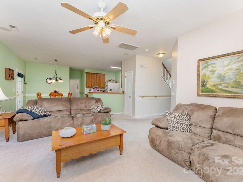 10322 Stoneykirk Lane, Charlotte, NC 28269.  MLS# CAR4258236, YatesRealty ID 16789. 