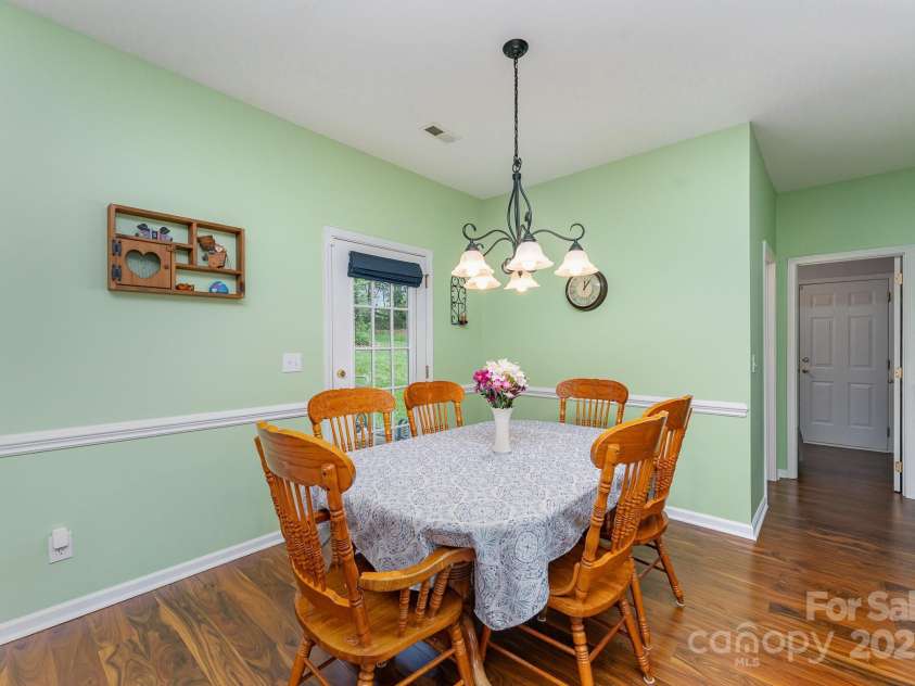 10322 Stoneykirk Lane, Charlotte, NC 28269.  MLS# CAR4258236, YatesRealty ID 16789. 