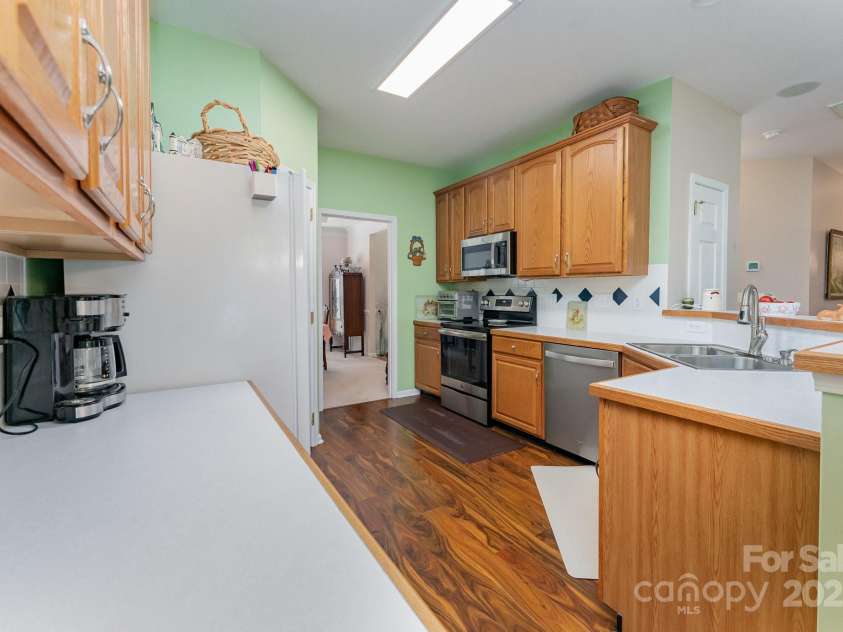 10322 Stoneykirk Lane, Charlotte, NC 28269.  MLS# CAR4258236, YatesRealty ID 16789. 
