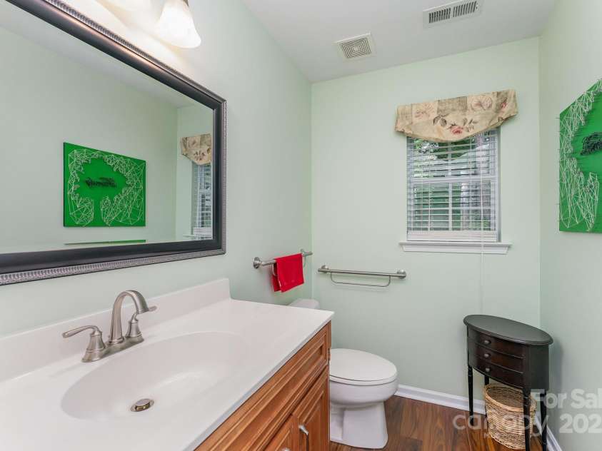 10322 Stoneykirk Lane, Charlotte, NC 28269.  MLS# CAR4258236, YatesRealty ID 16789. 