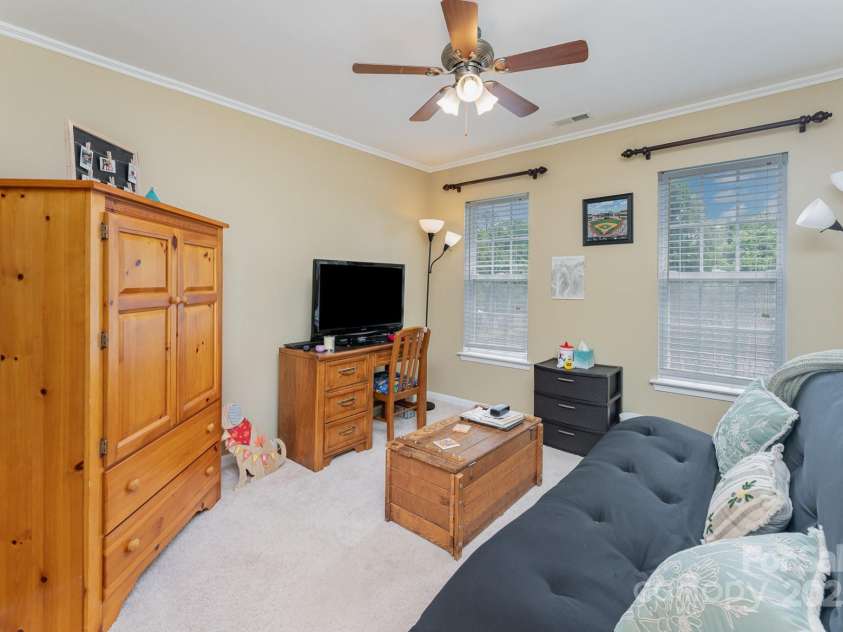 10322 Stoneykirk Lane, Charlotte, NC 28269.  MLS# CAR4258236, YatesRealty ID 16789. 