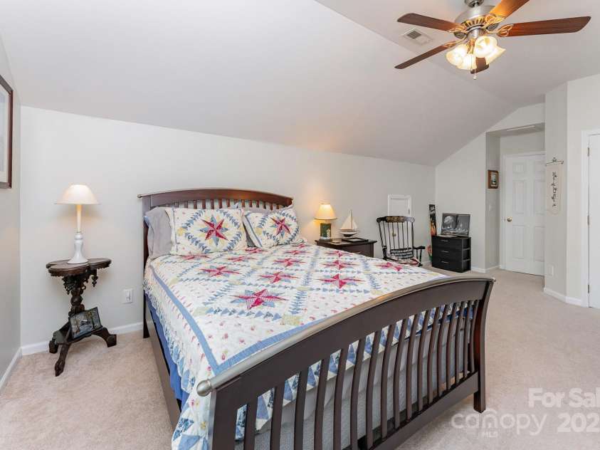 10322 Stoneykirk Lane, Charlotte, NC 28269.  MLS# CAR4258236, YatesRealty ID 16789. 