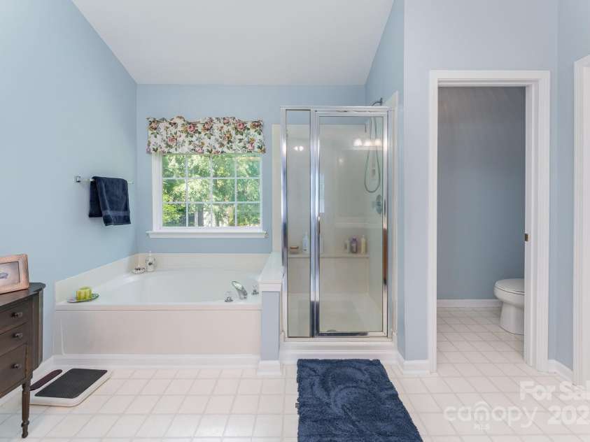 10322 Stoneykirk Lane, Charlotte, NC 28269.  MLS# CAR4258236, YatesRealty ID 16789. 