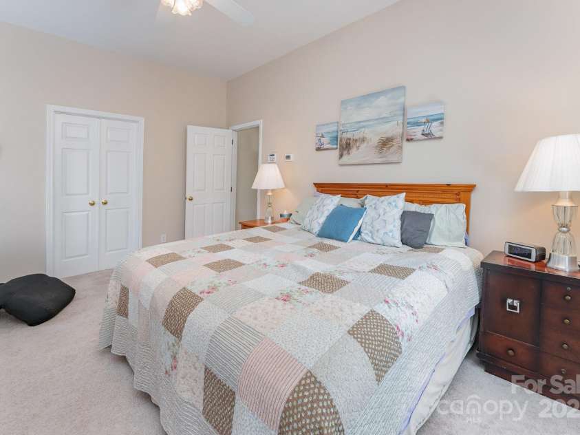 10322 Stoneykirk Lane, Charlotte, NC 28269.  MLS# CAR4258236, YatesRealty ID 16789. 