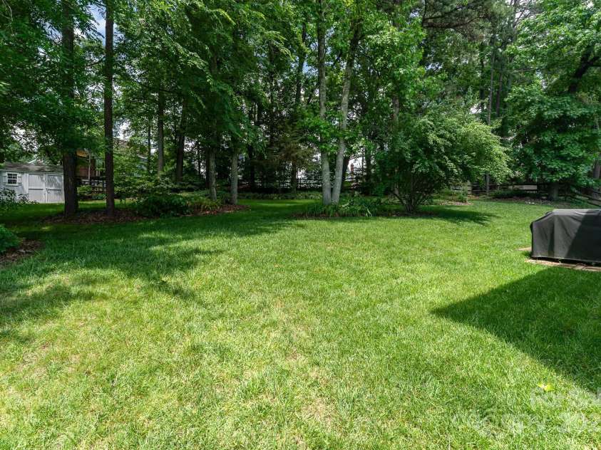 10322 Stoneykirk Lane, Charlotte, NC 28269.  MLS# CAR4258236, YatesRealty ID 16789. 