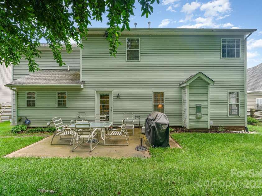 10322 Stoneykirk Lane, Charlotte, NC 28269.  MLS# CAR4258236, YatesRealty ID 16789. 