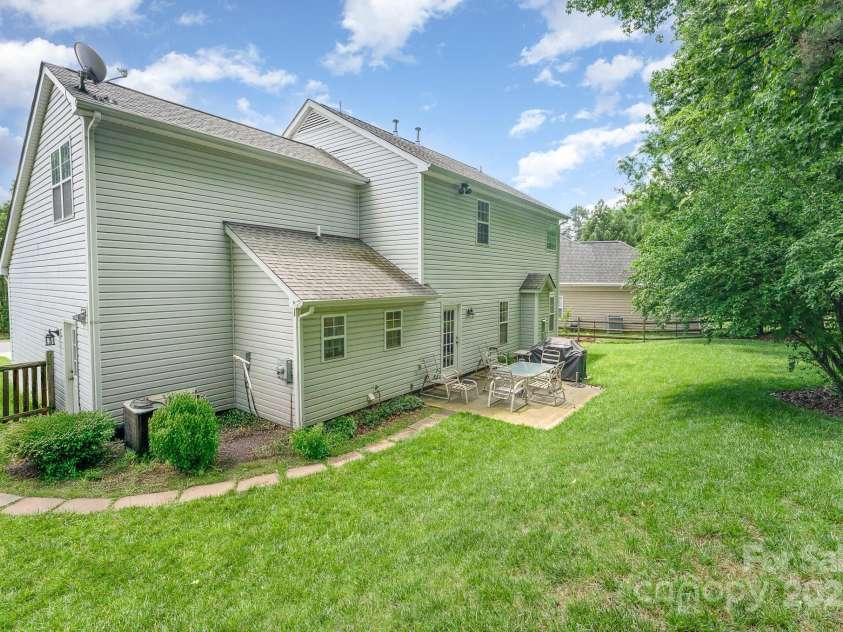 10322 Stoneykirk Lane, Charlotte, NC 28269.  MLS# CAR4258236, YatesRealty ID 16789. 
